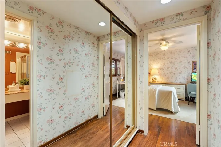1455 La Perla, Long Beach, California 90815