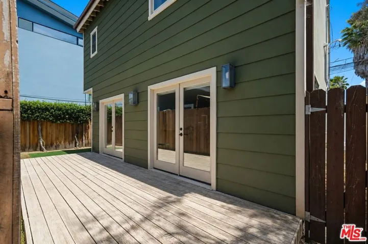 660 San Juan Avenue, Venice, California 90291