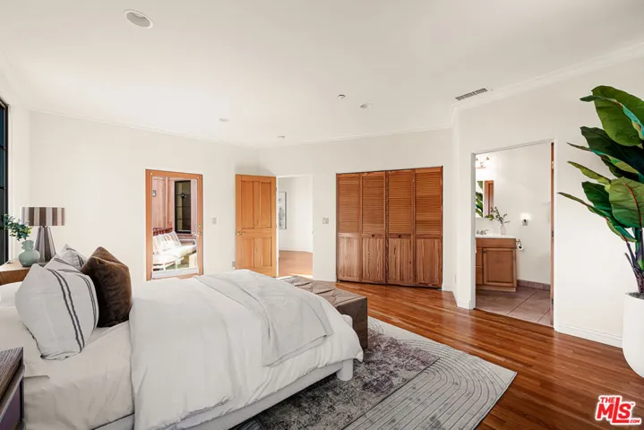 483 Arbramar Avenue, Pacific Palisades, California 90272