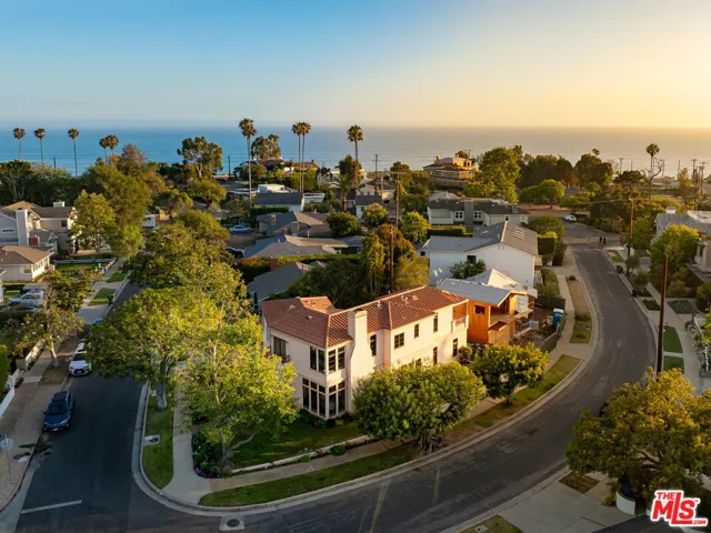 483 Arbramar Avenue, Pacific Palisades, California 90272