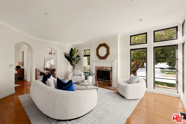 483 Arbramar Avenue, Pacific Palisades, California 90272