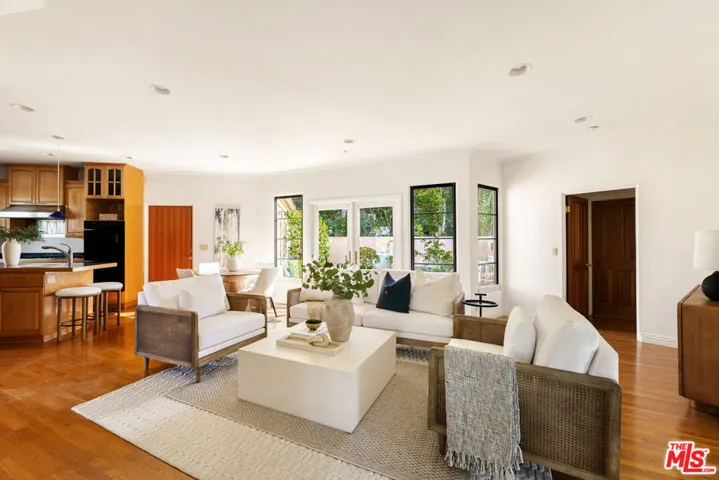 483 Arbramar Avenue, Pacific Palisades, California 90272