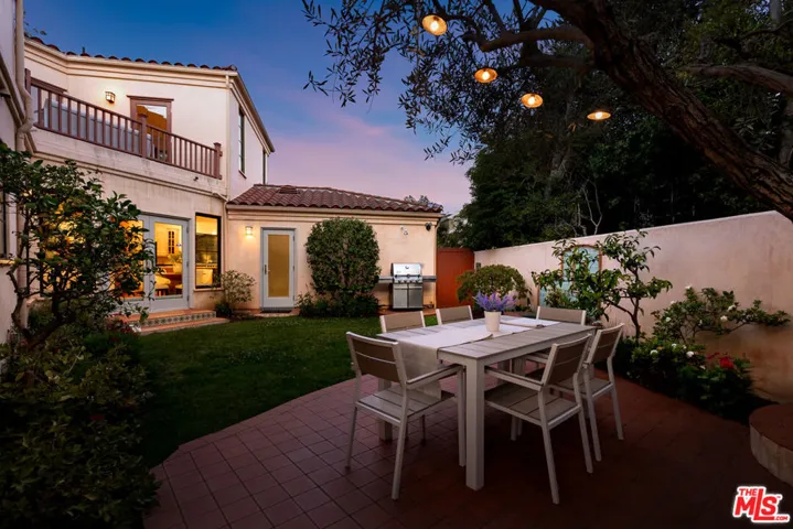 483 Arbramar Avenue, Pacific Palisades, California 90272