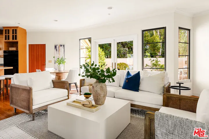 483 Arbramar Avenue, Pacific Palisades, California 90272