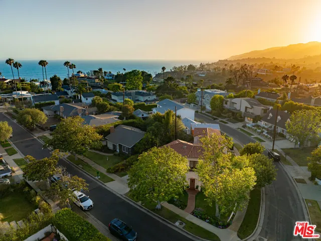 483 Arbramar Avenue, Pacific Palisades, California 90272