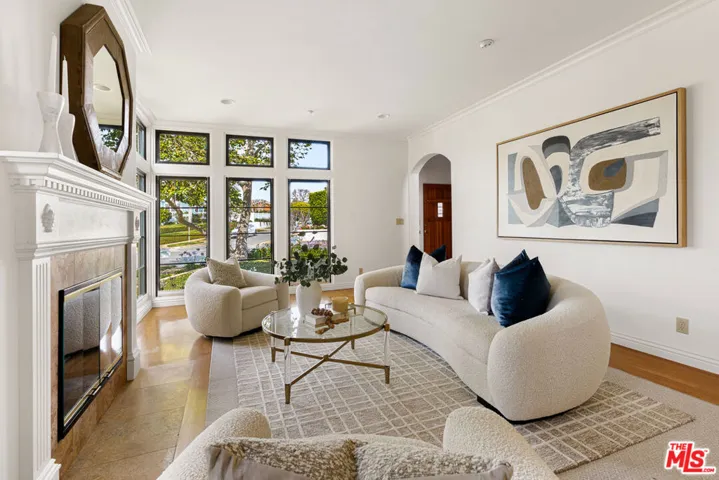 483 Arbramar Avenue, Pacific Palisades, California 90272
