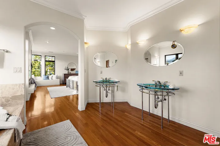 483 Arbramar Avenue, Pacific Palisades, California 90272