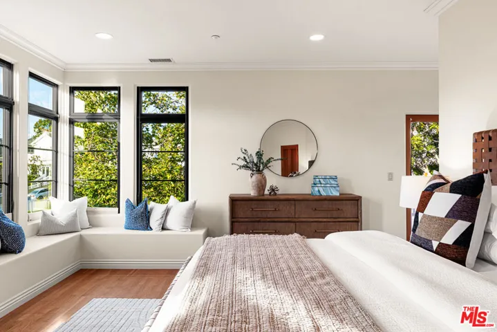 483 Arbramar Avenue, Pacific Palisades, California 90272