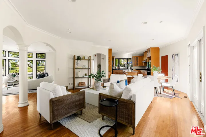 483 Arbramar Avenue, Pacific Palisades, California 90272