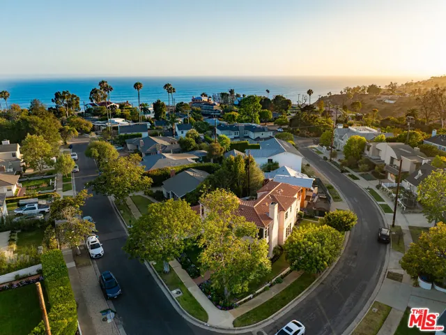 483 Arbramar Avenue, Pacific Palisades, California 90272