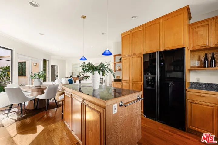 483 Arbramar Avenue, Pacific Palisades, California 90272