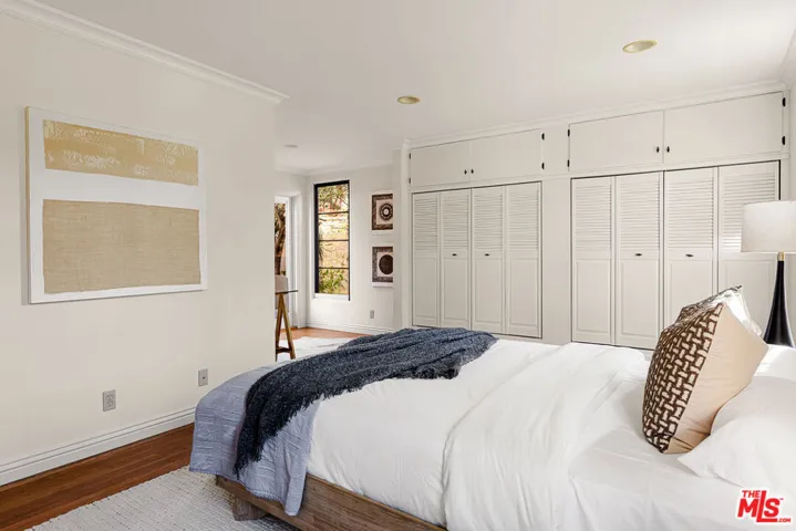 483 Arbramar Avenue, Pacific Palisades, California 90272
