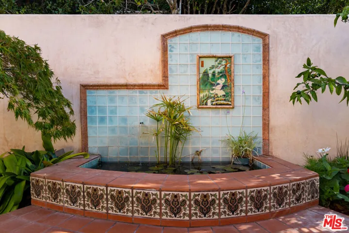 483 Arbramar Avenue, Pacific Palisades, California 90272