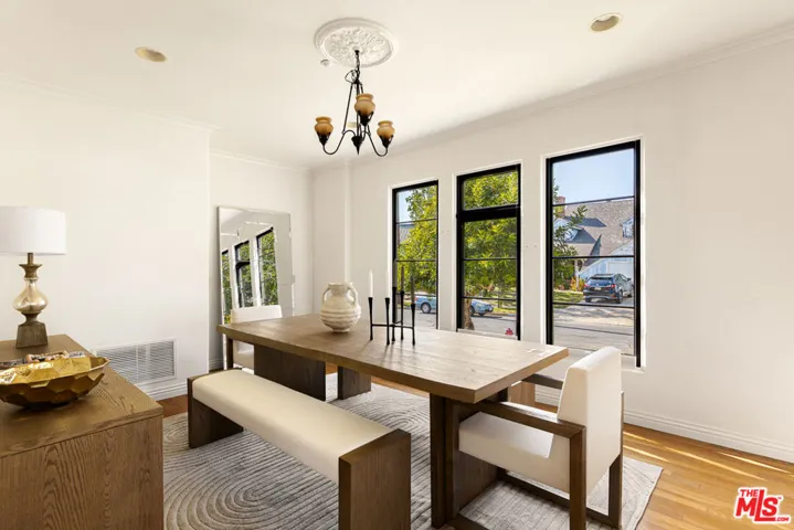 483 Arbramar Avenue, Pacific Palisades, California 90272