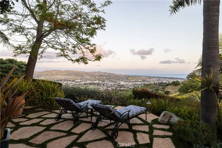 19 Old Ranch Road, Laguna Niguel, California 92677