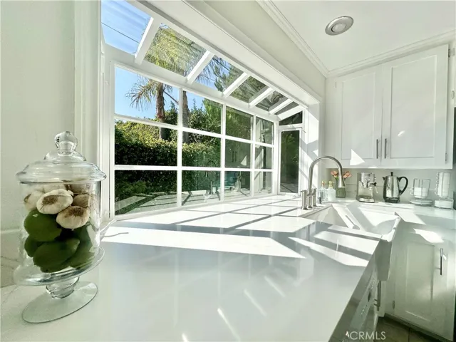 26261 Veva, Calabasas, California 91302