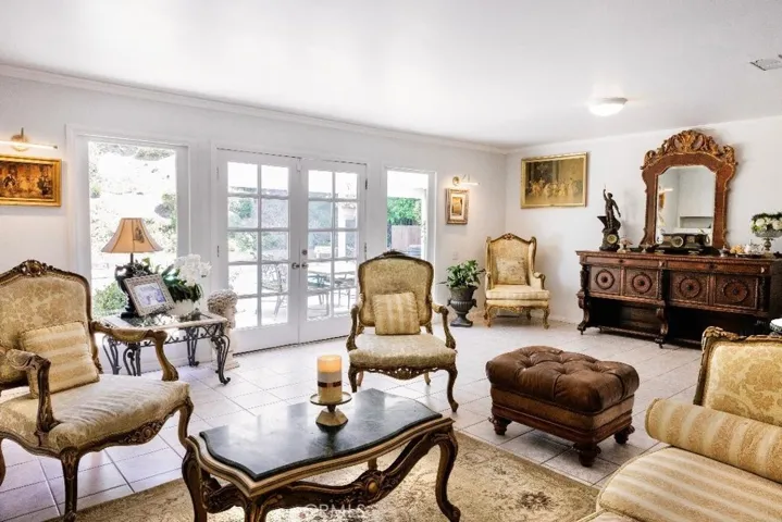 26261 Veva, Calabasas, California 91302