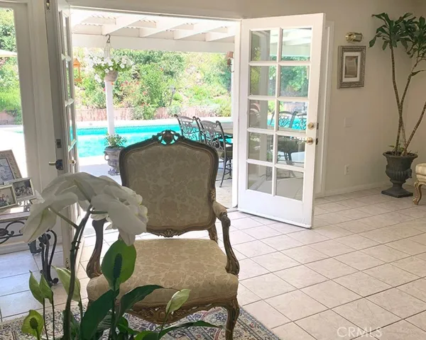 26261 Veva, Calabasas, California 91302