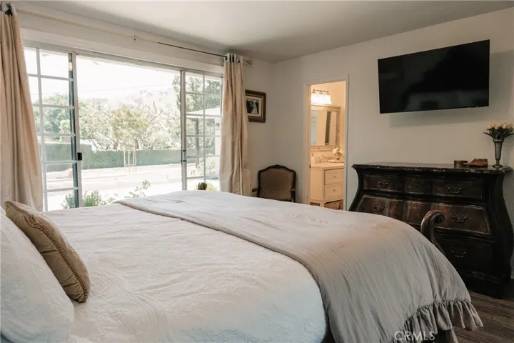 26261 Veva, Calabasas, California 91302