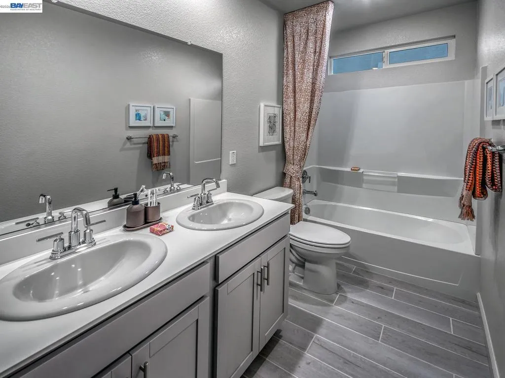 Photo is not of the actual home, but is an inspirational photo of builder’s model home and may depict options, furnishings, and/or decorator features that are not included