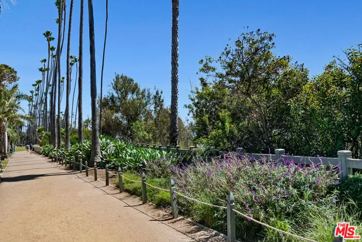 207 Ocean Avenue, Santa Monica, California 90402