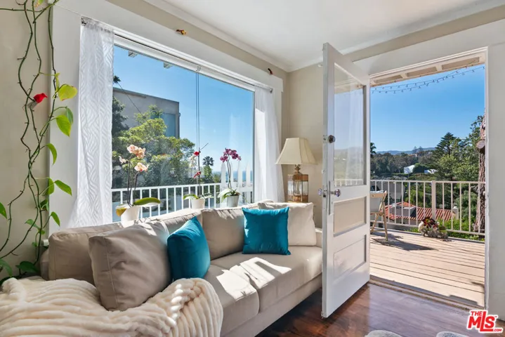 207 Ocean Avenue, Santa Monica, California 90402