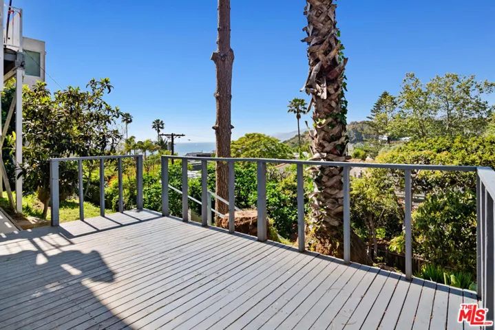 207 Ocean Avenue, Santa Monica, California 90402