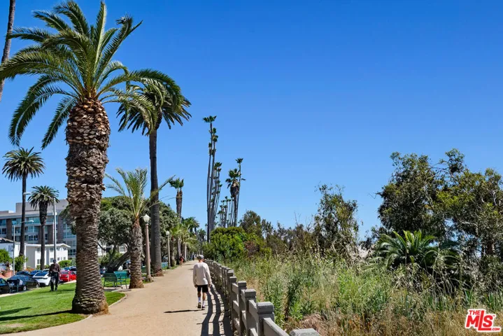 207 Ocean Avenue, Santa Monica, California 90402