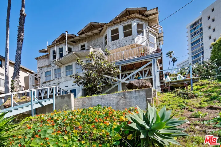 207 Ocean Avenue, Santa Monica, California 90402