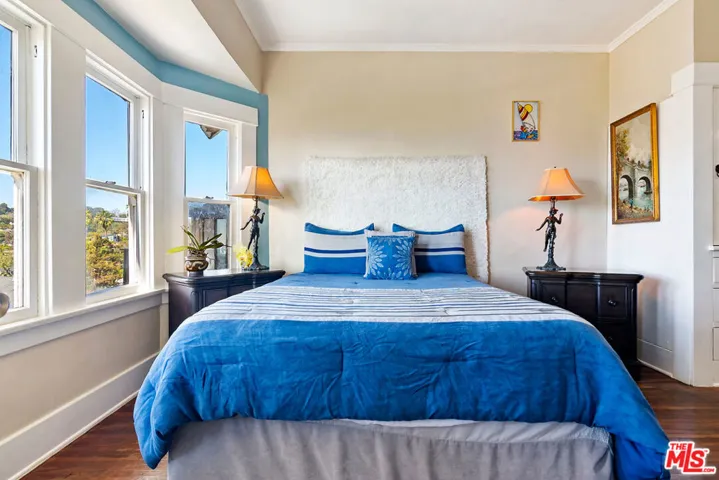 207 Ocean Avenue, Santa Monica, California 90402