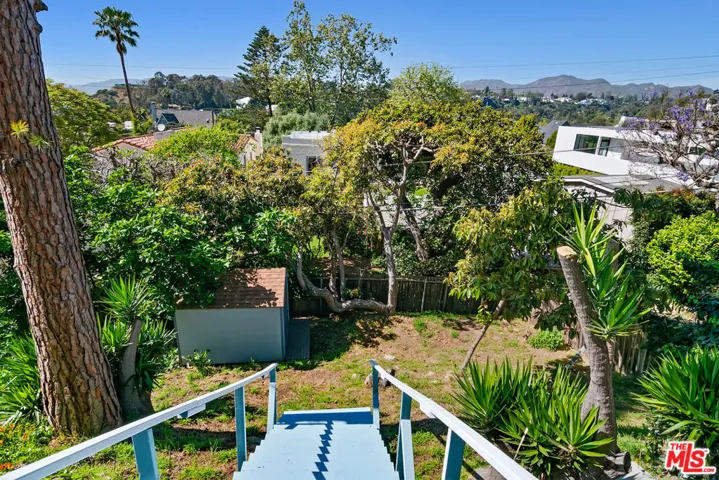 207 Ocean Avenue, Santa Monica, California 90402