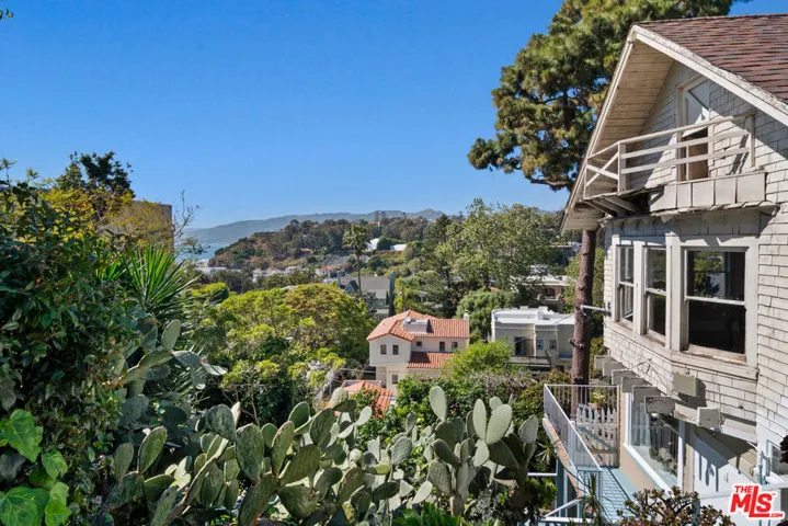 207 Ocean Avenue, Santa Monica, California 90402