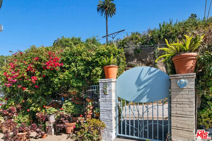 207 Ocean Avenue, Santa Monica, California 90402
