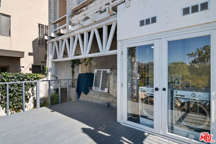 207 Ocean Avenue, Santa Monica, California 90402