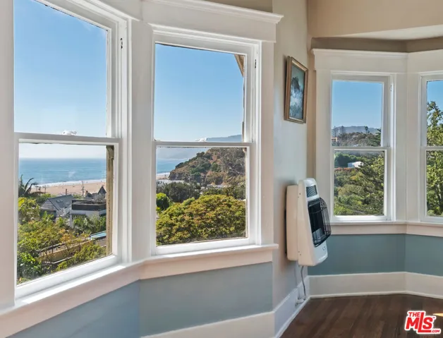 207 Ocean Avenue, Santa Monica, California 90402