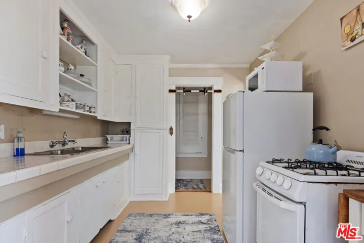 207 Ocean Avenue, Santa Monica, California 90402