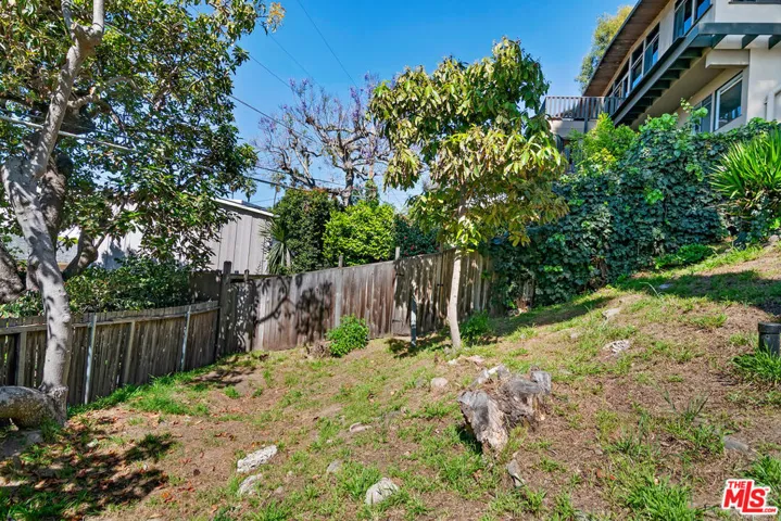 207 Ocean Avenue, Santa Monica, California 90402