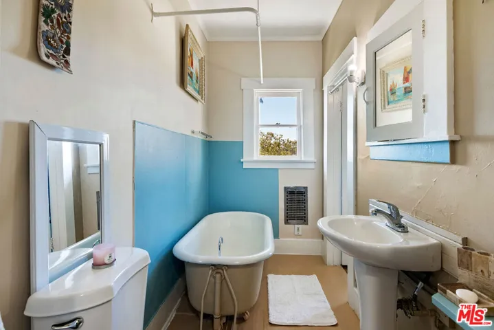 207 Ocean Avenue, Santa Monica, California 90402