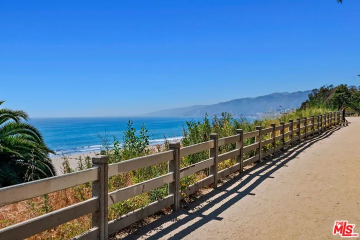 207 Ocean Avenue, Santa Monica, California 90402