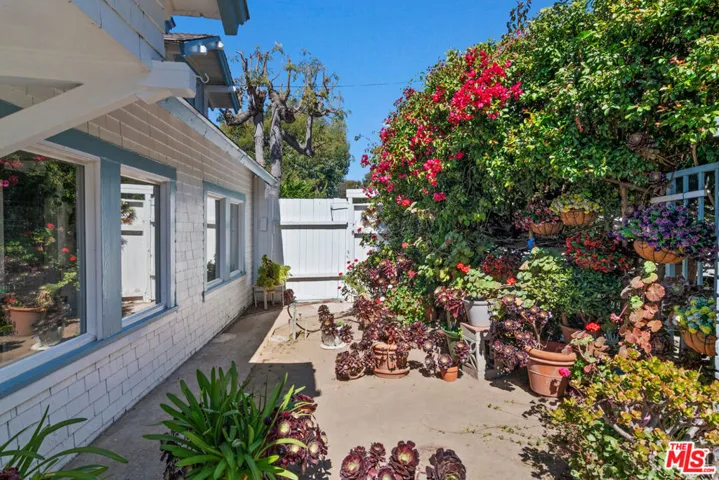 207 Ocean Avenue, Santa Monica, California 90402
