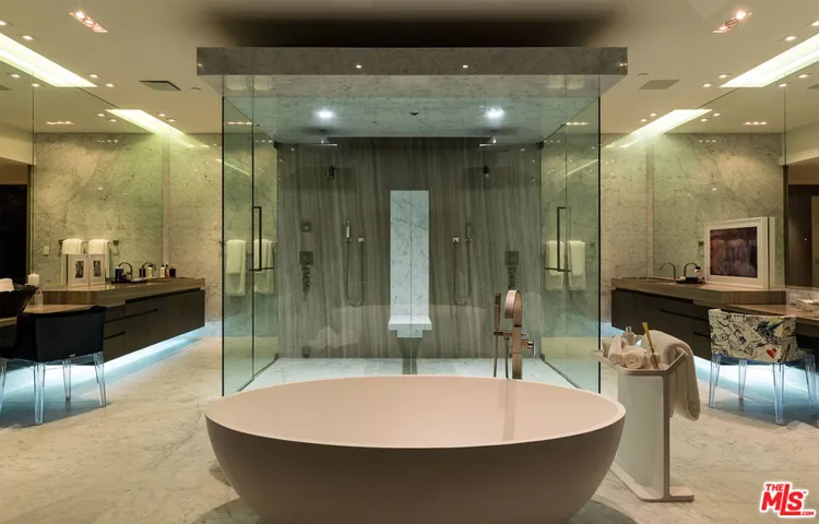 9133 Oriole Way, Los Angeles, California 90069 — photo 5