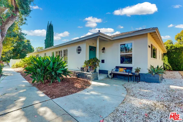 5003 Alhama Drive, Woodland Hills, California 91364