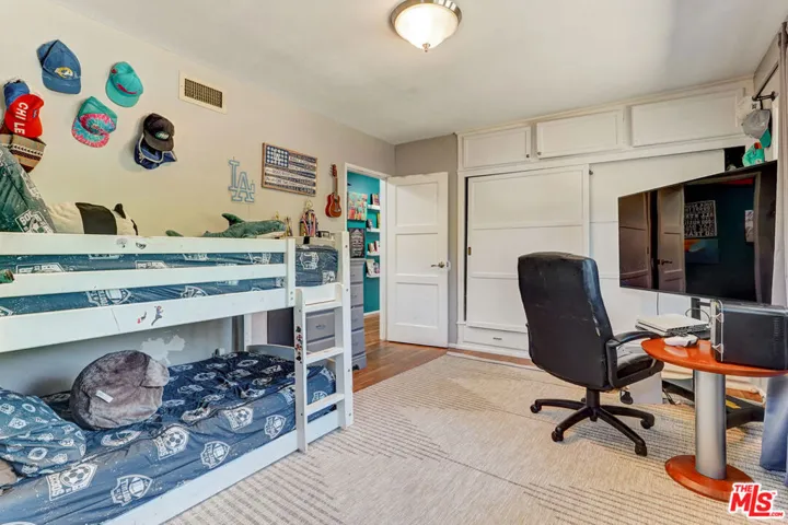 5003 Alhama Drive, Woodland Hills, California 91364