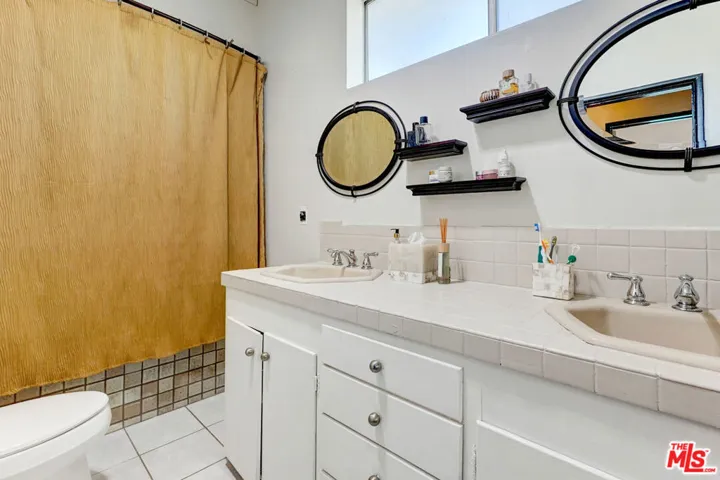 5003 Alhama Drive, Woodland Hills, California 91364