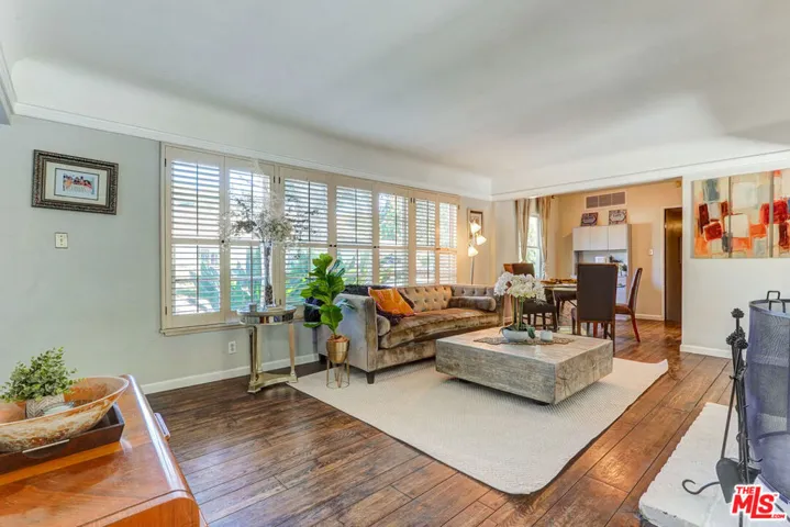 5003 Alhama Drive, Woodland Hills, California 91364
