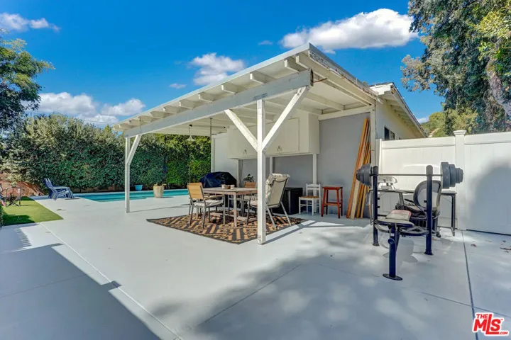 5003 Alhama Drive, Woodland Hills, California 91364