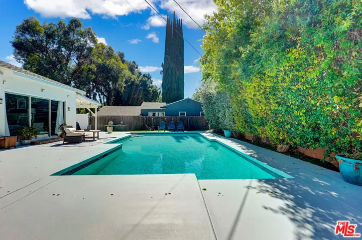 5003 Alhama Drive, Woodland Hills, California 91364