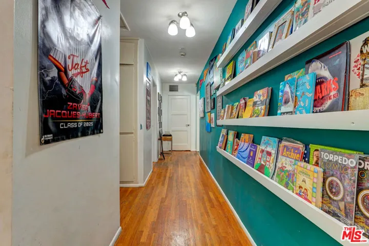 5003 Alhama Drive, Woodland Hills, California 91364