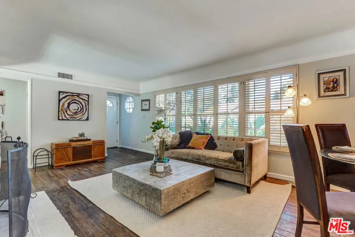 5003 Alhama Drive, Woodland Hills, California 91364