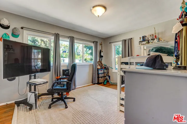 5003 Alhama Drive, Woodland Hills, California 91364
